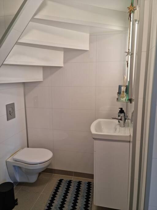 Apartment Near Center / Free P Олесун Екстериор снимка